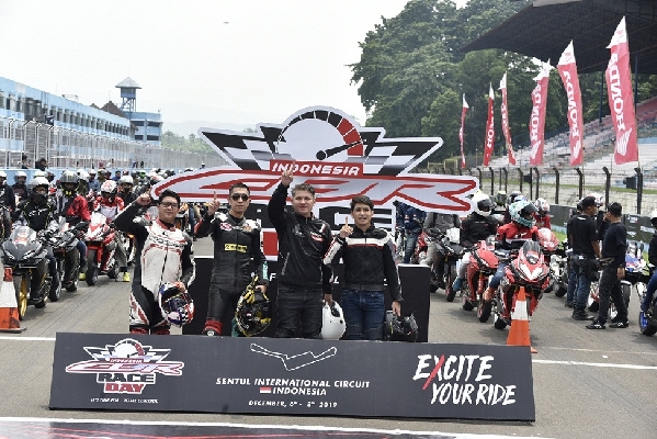 ‘Penggila’ Honda CBR Tutup Tahun Dengan Balapan