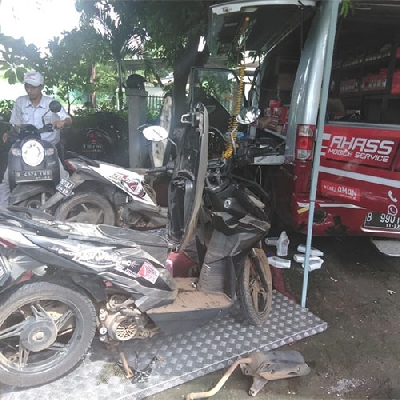 Layanan Siaga Korban Banjir Wahana Honda