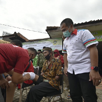 Lagi, Yayasan Wahana Artha Donasikan Kaki dan Tangan Palsu