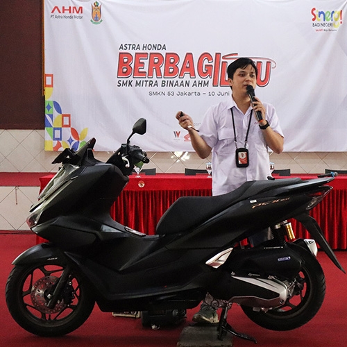 Komitmen Siapkan Generasi Muda Hadapi Tantangan Industri, Astra Honda Berbagi Ilmu Hadir di SMK Negeri 53 Jakarta